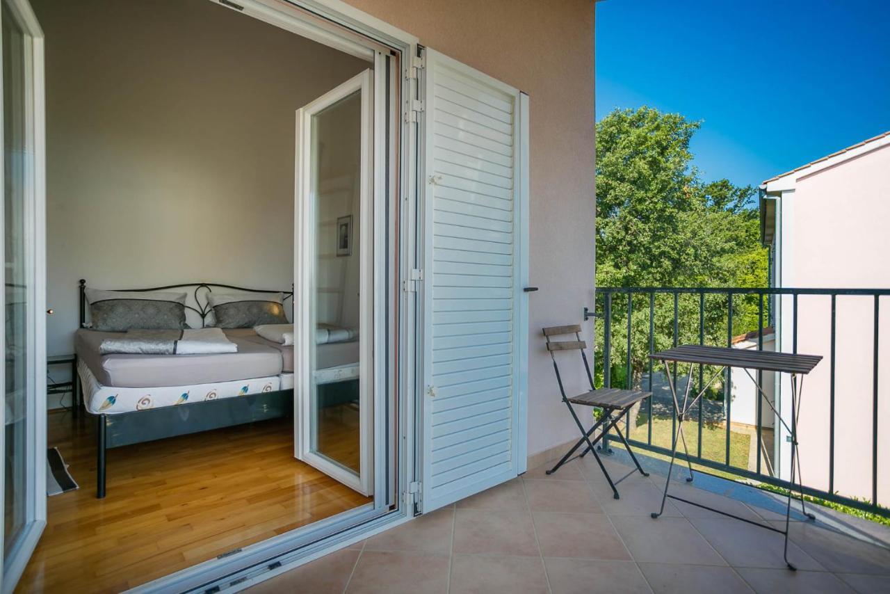 Apartma Guki Reihenhaeuser Malinska