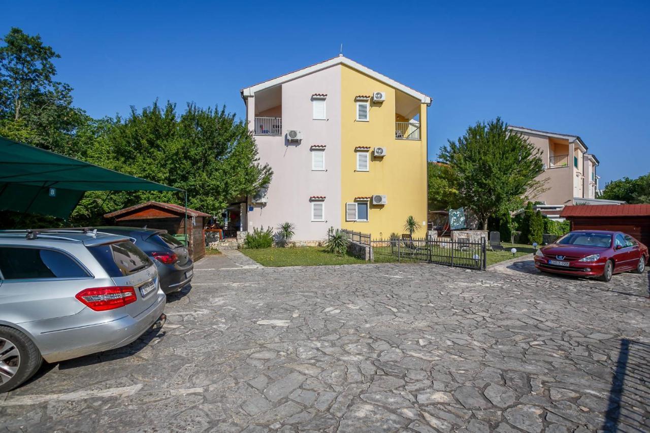 Apartment Guki Reihenhaeuser