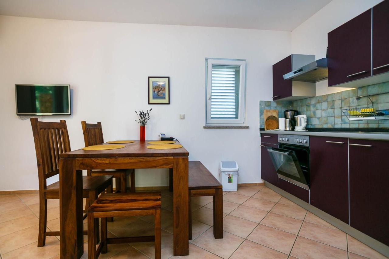 Apartment Guki Reihenhaeuser Malinska